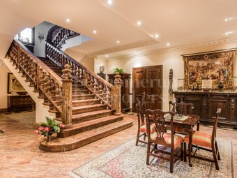Villa Medusa – A Grand Classical Estate with Unrivaled Views in Sierra Blanca