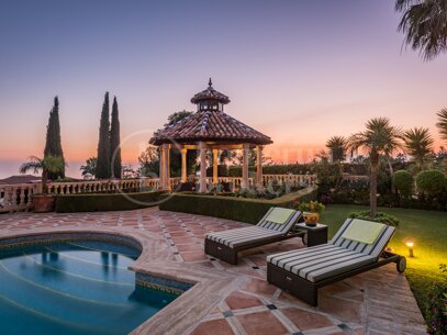 Villa Medusa – A Grand Classical Estate with Unrivaled Views in Sierra Blanca