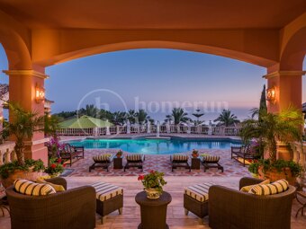 Villa Medusa – A Grand Classical Estate with Unrivaled Views in Sierra Blanca