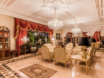 Villa Medusa – A Grand Classical Estate with Unrivaled Views in Sierra Blanca