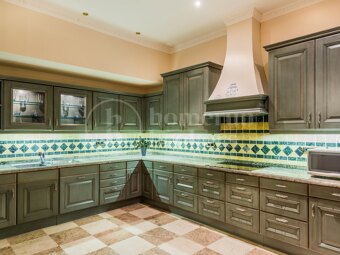 Villa Medusa – A Grand Classical Estate with Unrivaled Views in Sierra Blanca