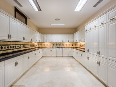 Villa Medusa – A Grand Classical Estate with Unrivaled Views in Sierra Blanca
