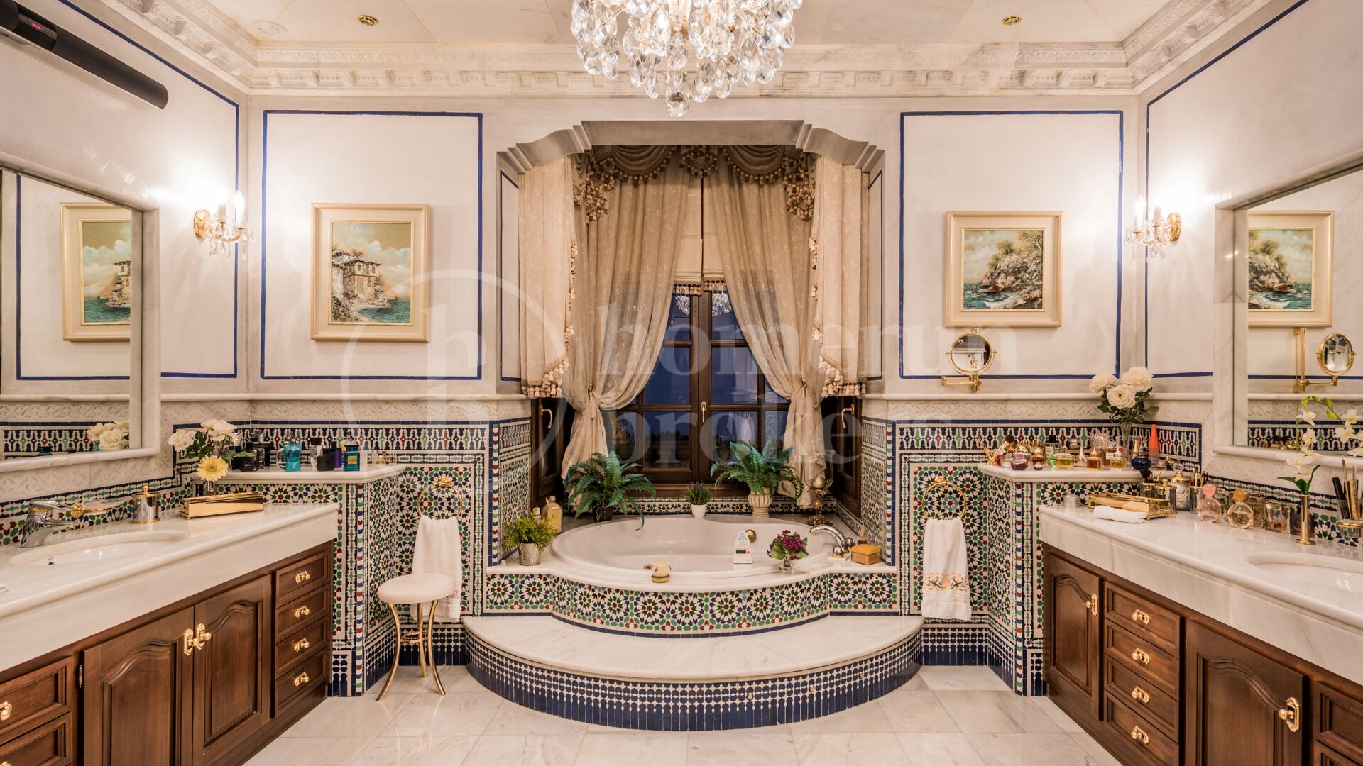 Villa Medusa – A Grand Classical Estate with Unrivaled Views in Sierra Blanca