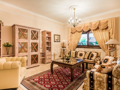 Villa Medusa – A Grand Classical Estate with Unrivaled Views in Sierra Blanca