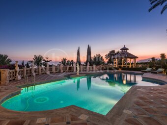 Villa Medusa – A Grand Classical Estate with Unrivaled Views in Sierra Blanca