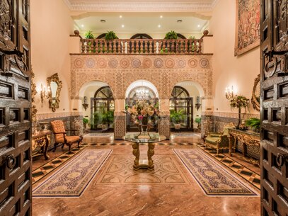 Villa Medusa – A Grand Classical Estate with Unrivaled Views in Sierra Blanca