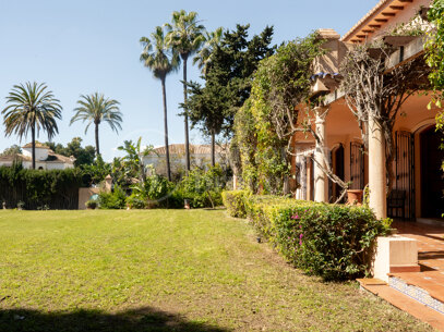 Casa Claudia - Charming Beachside Villa in Paraiso Barronal, Estepona
