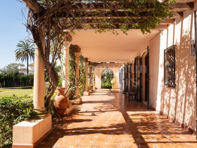 Casa Claudia - Charming Beachside Villa in Paraiso Barronal, Estepona