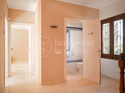 Casa Claudia - Charming Beachside Villa in Paraiso Barronal, Estepona