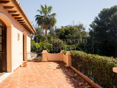Casa Claudia - Charming Beachside Villa in Paraiso Barronal, Estepona