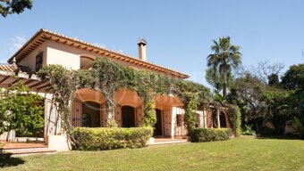 Casa Claudia - Charming Beachside Villa in Paraiso Barronal, Estepona