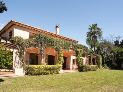 Casa Claudia - Charming Beachside Villa in Paraiso Barronal, Estepona