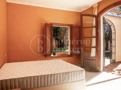 Casa Claudia - Charming Beachside Villa in Paraiso Barronal, Estepona
