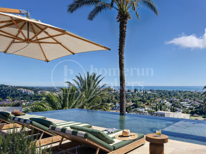 Villa Voir – Elegant Villa i Skandinavisk Stil med Havsutsikt i Nueva Andalucía