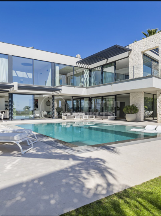 Villa Aqua – Sophisticated Villa with Panoramic Golf and Sea Views in La Alquería