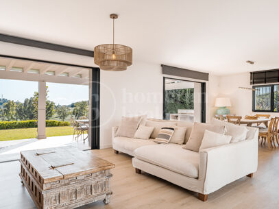 Villa Capricho | Front Golf Pool Views