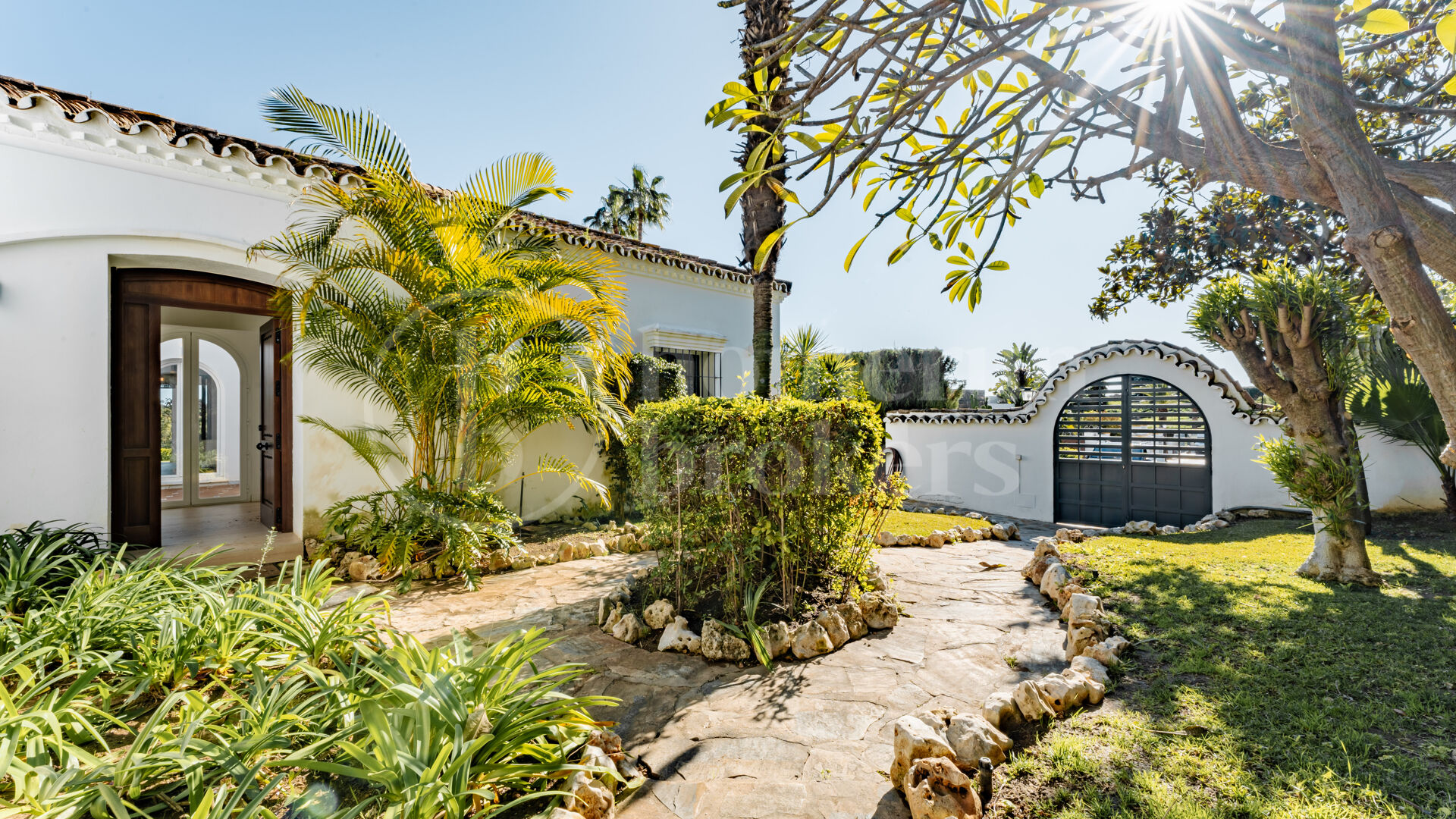 Villa Capricho | Front Golf Pool Views
