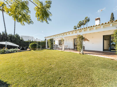Villa Capricho | Front Golf Pool Views