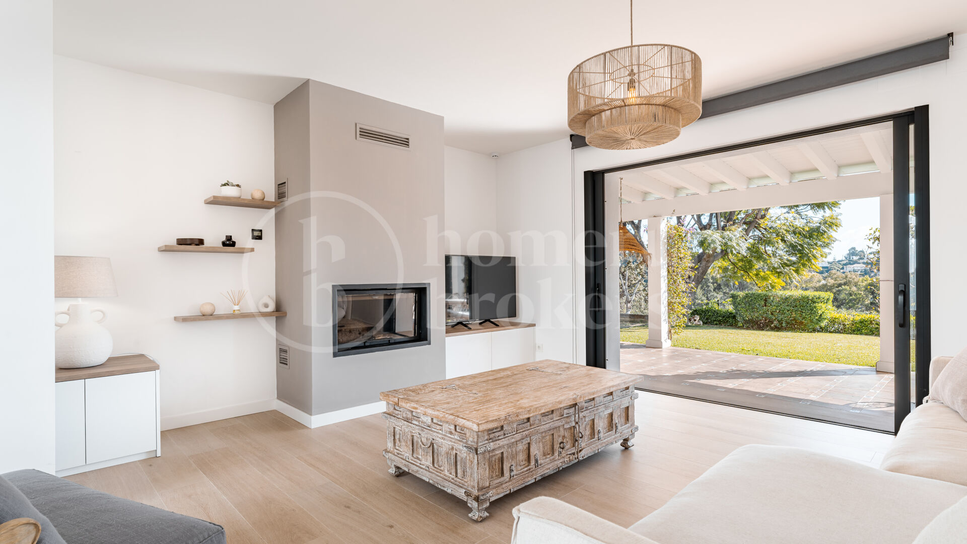 Villa Capricho | Front Golf Pool Views