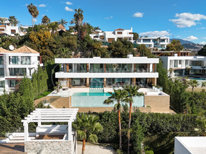 Villa Onyx – Panoramautsikt över hav och golf i prestigefyllda La Alquería, Benahavís