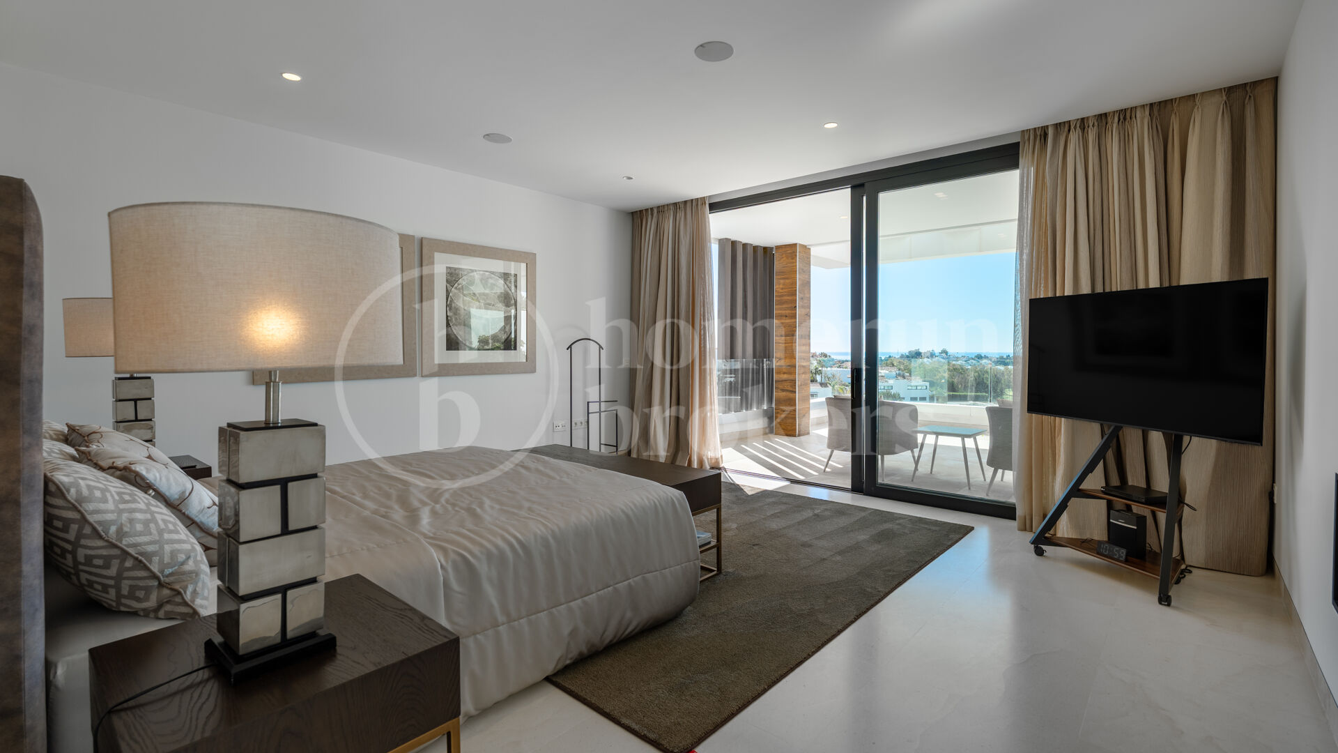 Villa Onyx – Panoramautsikt över hav och golf i prestigefyllda La Alquería, Benahavís