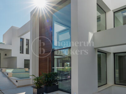 Villa Onyx – Panoramautsikt över hav och golf i prestigefyllda La Alquería, Benahavís