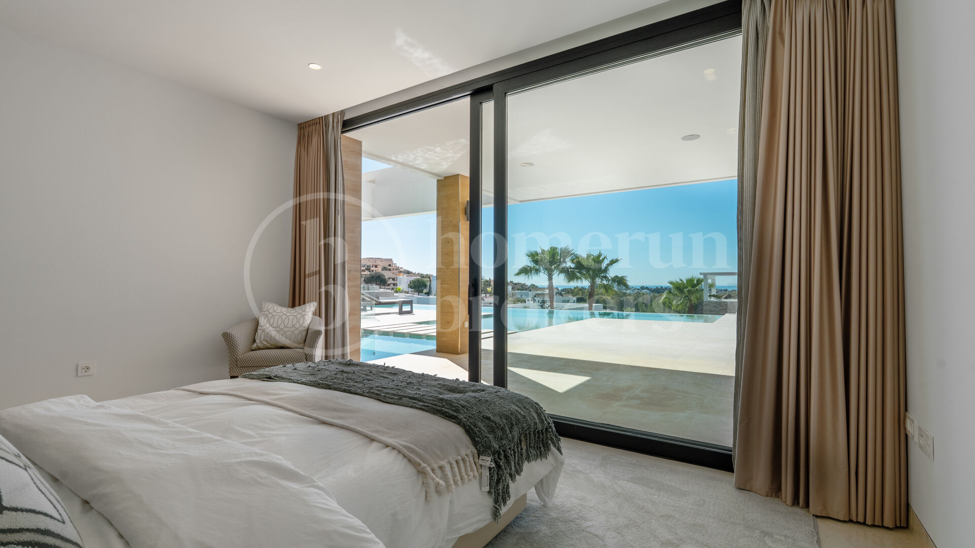 Villa Onyx – Panoramautsikt över hav och golf i prestigefyllda La Alquería, Benahavís