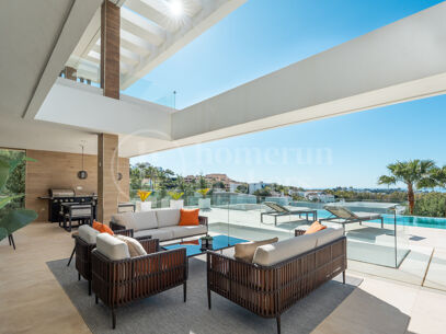Villa Onyx – Panoramautsikt över hav och golf i prestigefyllda La Alquería, Benahavís
