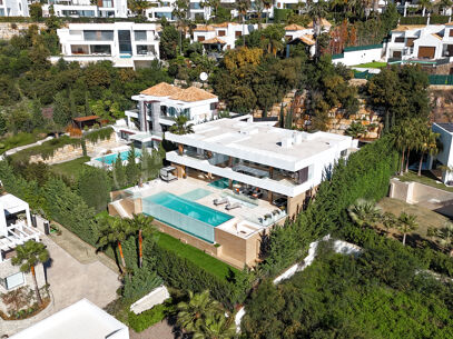 Villa Onyx – Panoramautsikt över hav och golf i prestigefyllda La Alquería, Benahavís