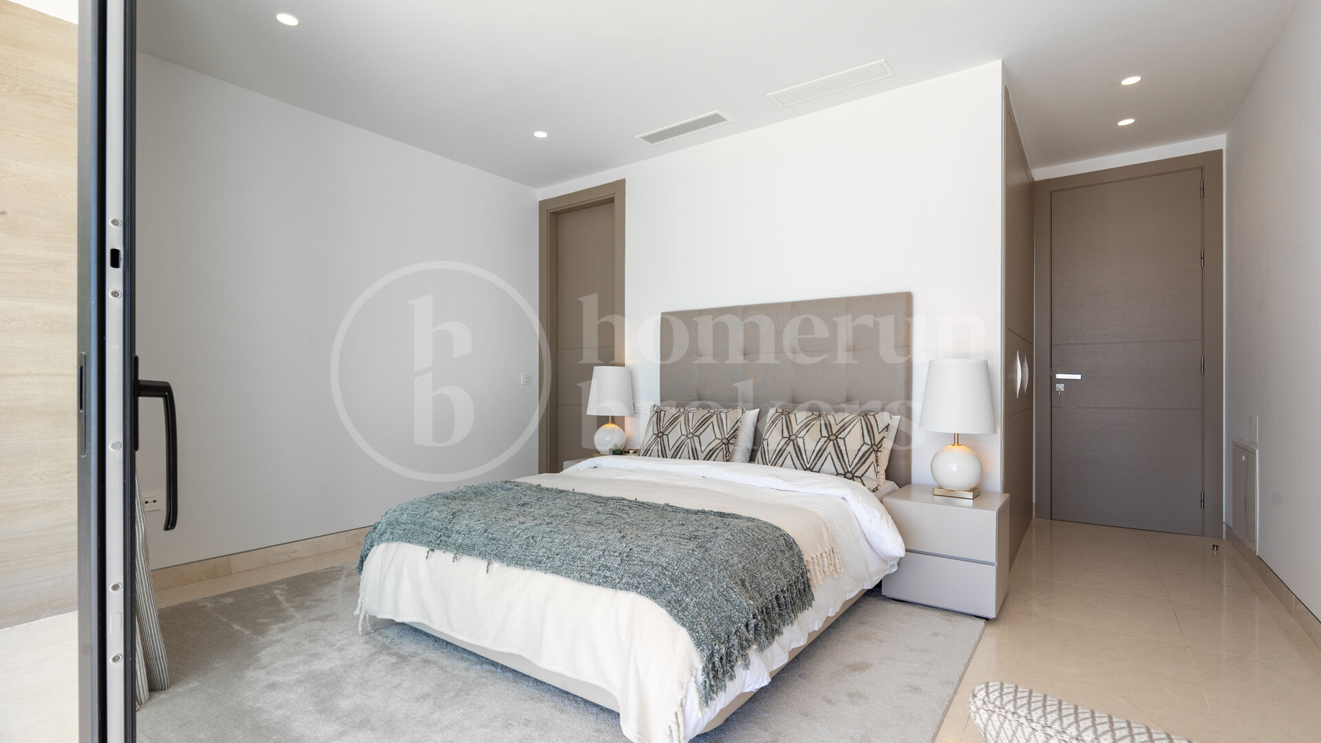 Villa Onyx – Panoramautsikt över hav och golf i prestigefyllda La Alquería, Benahavís