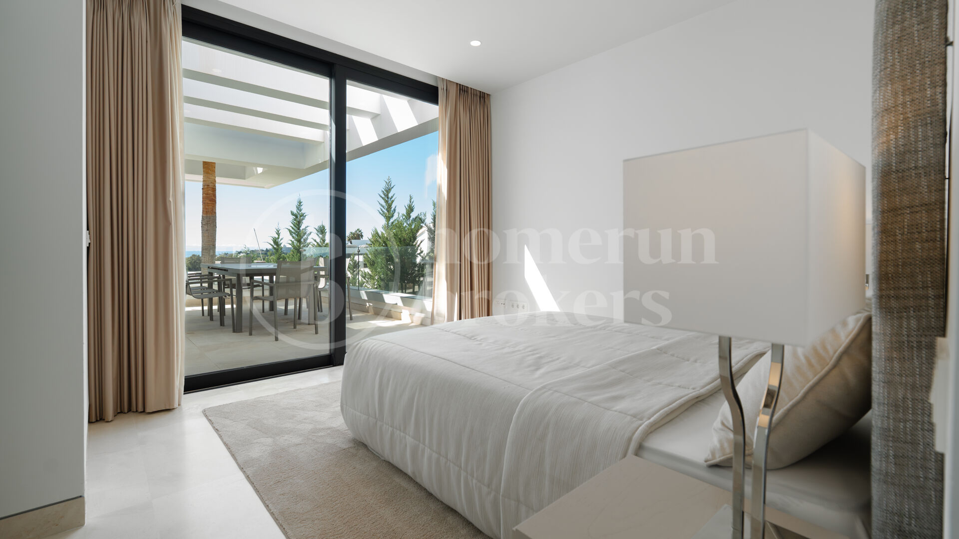 Villa Onyx – Panoramautsikt över hav och golf i prestigefyllda La Alquería, Benahavís