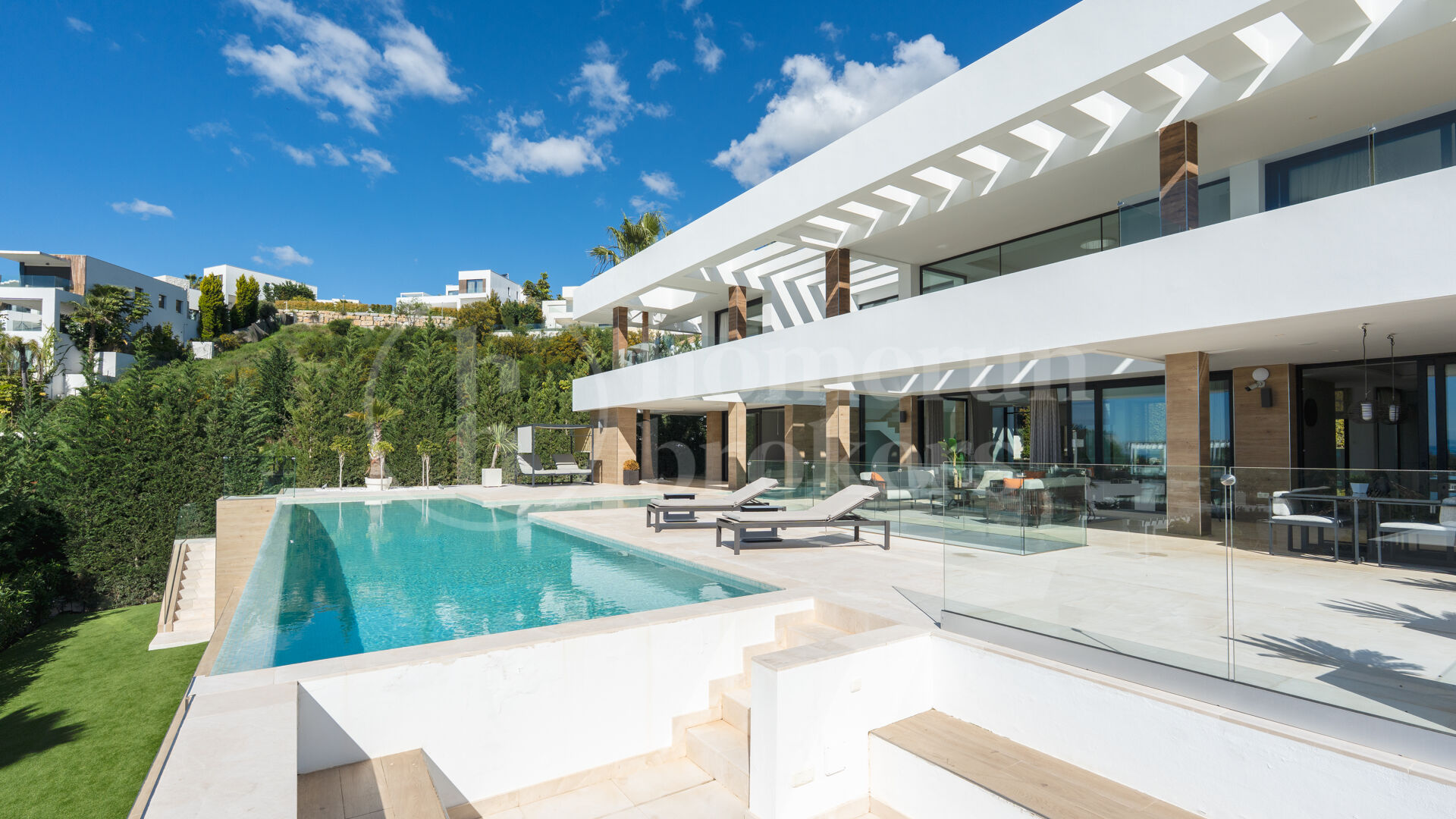 Villa Onyx – Panoramautsikt över hav och golf i prestigefyllda La Alquería, Benahavís