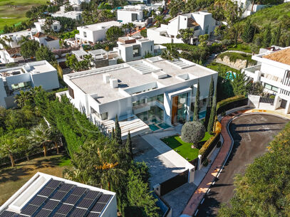 Villa Onyx – Panoramautsikt över hav och golf i prestigefyllda La Alquería, Benahavís