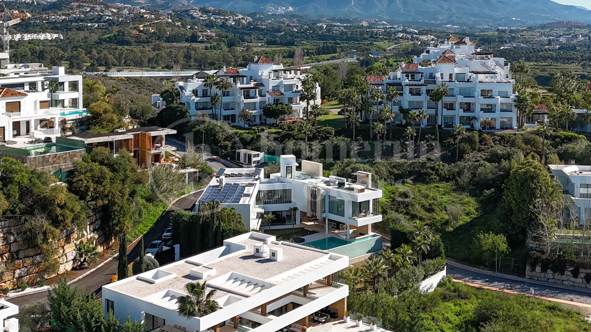 Villa Onyx – Panoramautsikt över hav och golf i prestigefyllda La Alquería, Benahavís