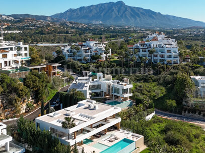 Villa Onyx – Panoramautsikt över hav och golf i prestigefyllda La Alquería, Benahavís