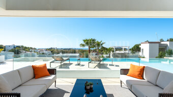 Villa Onyx - Panoramic Sea and Golf Views in Prestigious La Alquería, Benahavís