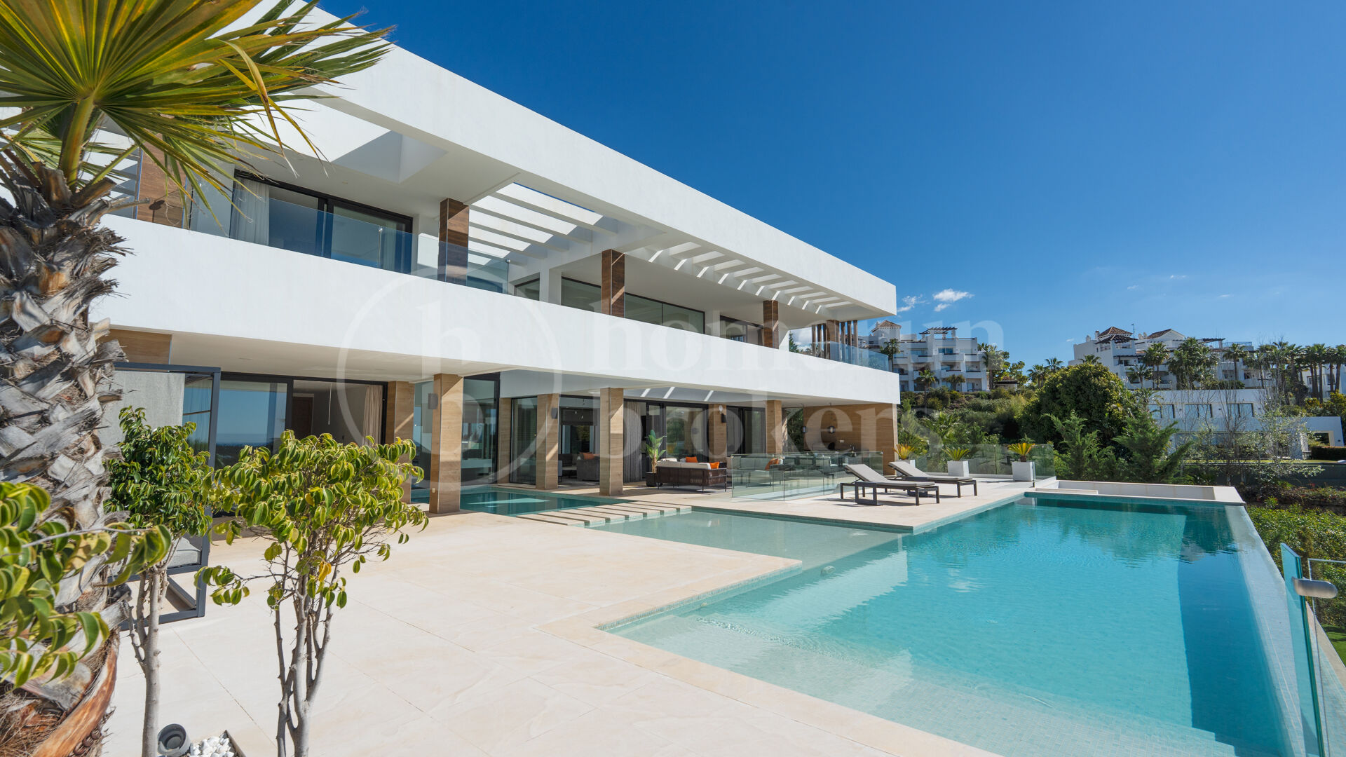 Villa Onyx – Panoramautsikt över hav och golf i prestigefyllda La Alquería, Benahavís