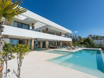 Villa Onyx – Panoramautsikt över hav och golf i prestigefyllda La Alquería, Benahavís