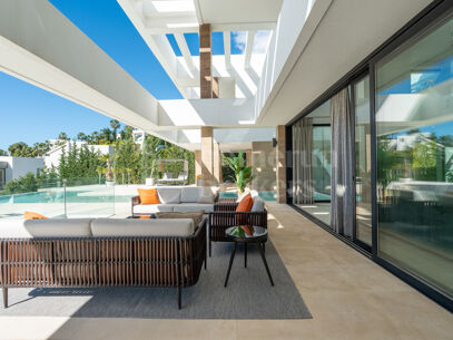 Villa Onyx – Panoramautsikt över hav och golf i prestigefyllda La Alquería, Benahavís