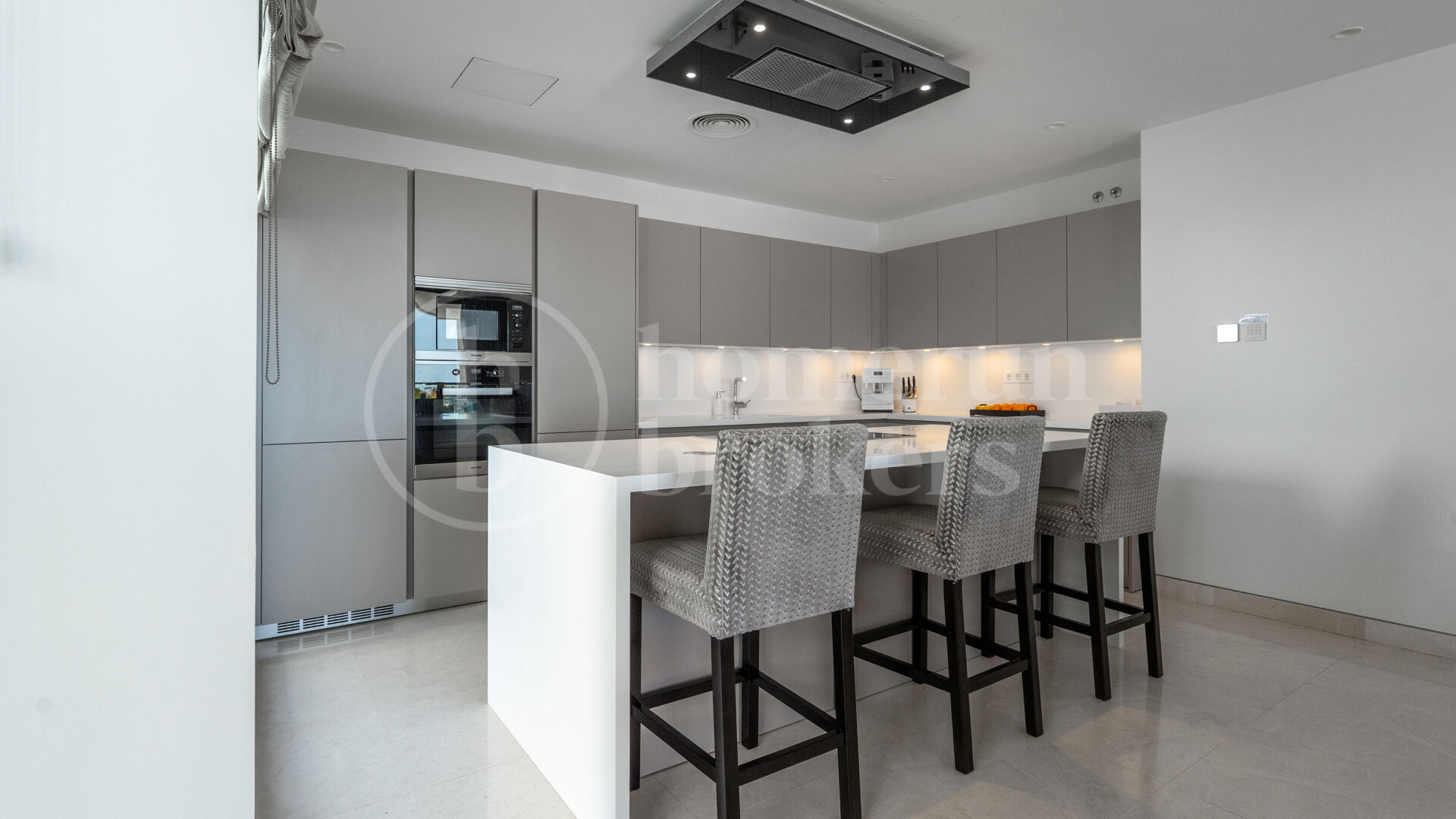 Villa Onyx – Panoramautsikt över hav och golf i prestigefyllda La Alquería, Benahavís
