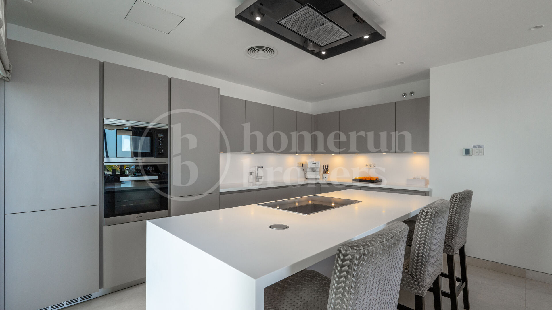 Villa Onyx – Panoramautsikt över hav och golf i prestigefyllda La Alquería, Benahavís