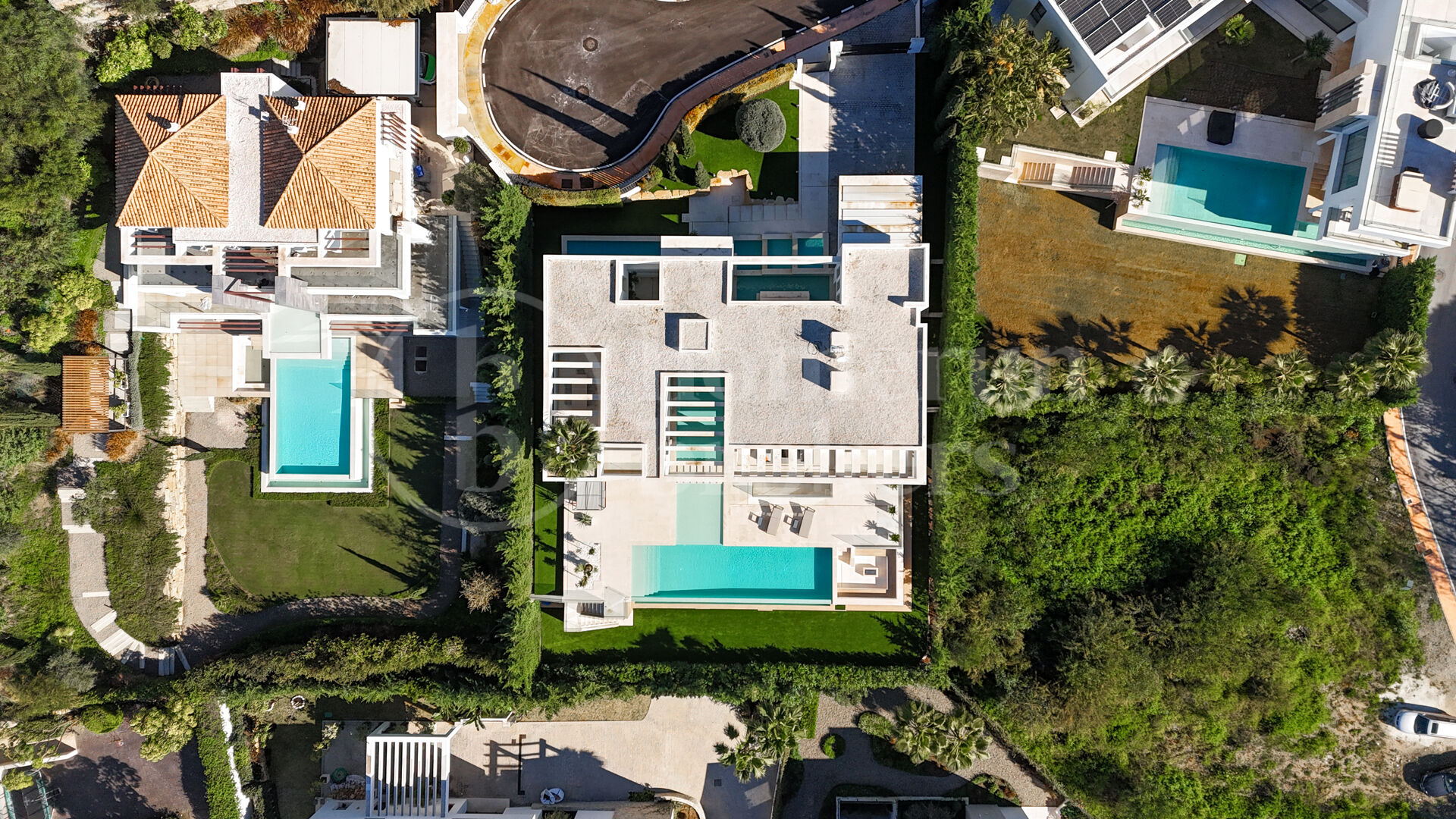 Villa Onyx – Panoramautsikt över hav och golf i prestigefyllda La Alquería, Benahavís