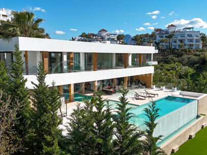 Villa Onyx – Panoramautsikt över hav och golf i prestigefyllda La Alquería, Benahavís