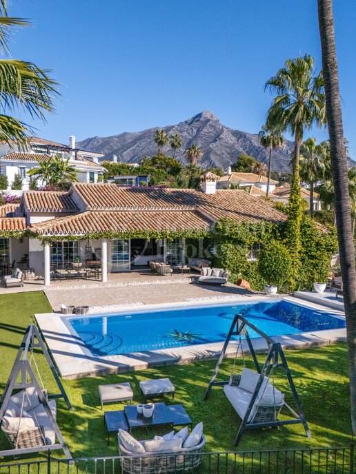 Villa Naranjos – Luxury Andalusian Villa with Panoramic Views in Nueva Andalucía