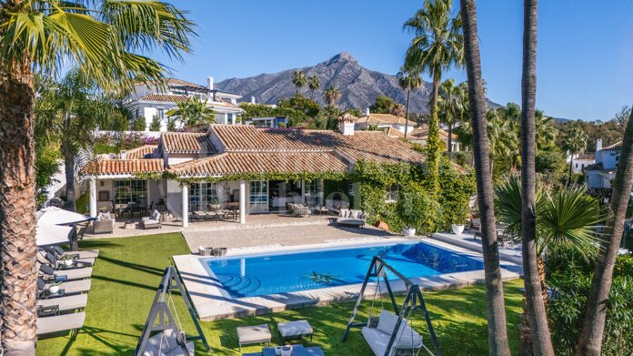 Villa Naranjos – Luxury Andalusian Villa with Panoramic Views in Nueva Andalucía