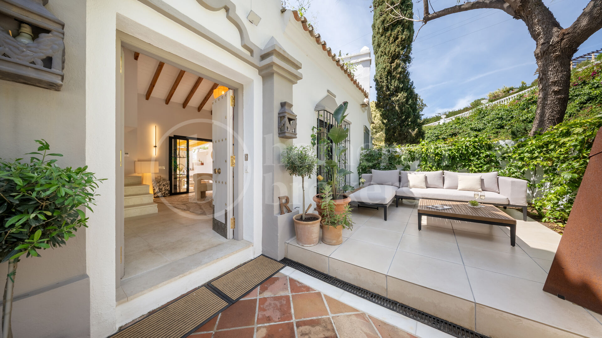 Casa Jimena – Renoverat Andalusiskt Radhus med Havsutsikt på Golden Mile i Marbella
