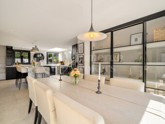 Casa Jimena – Renoverat Andalusiskt Radhus med Havsutsikt på Golden Mile i Marbella