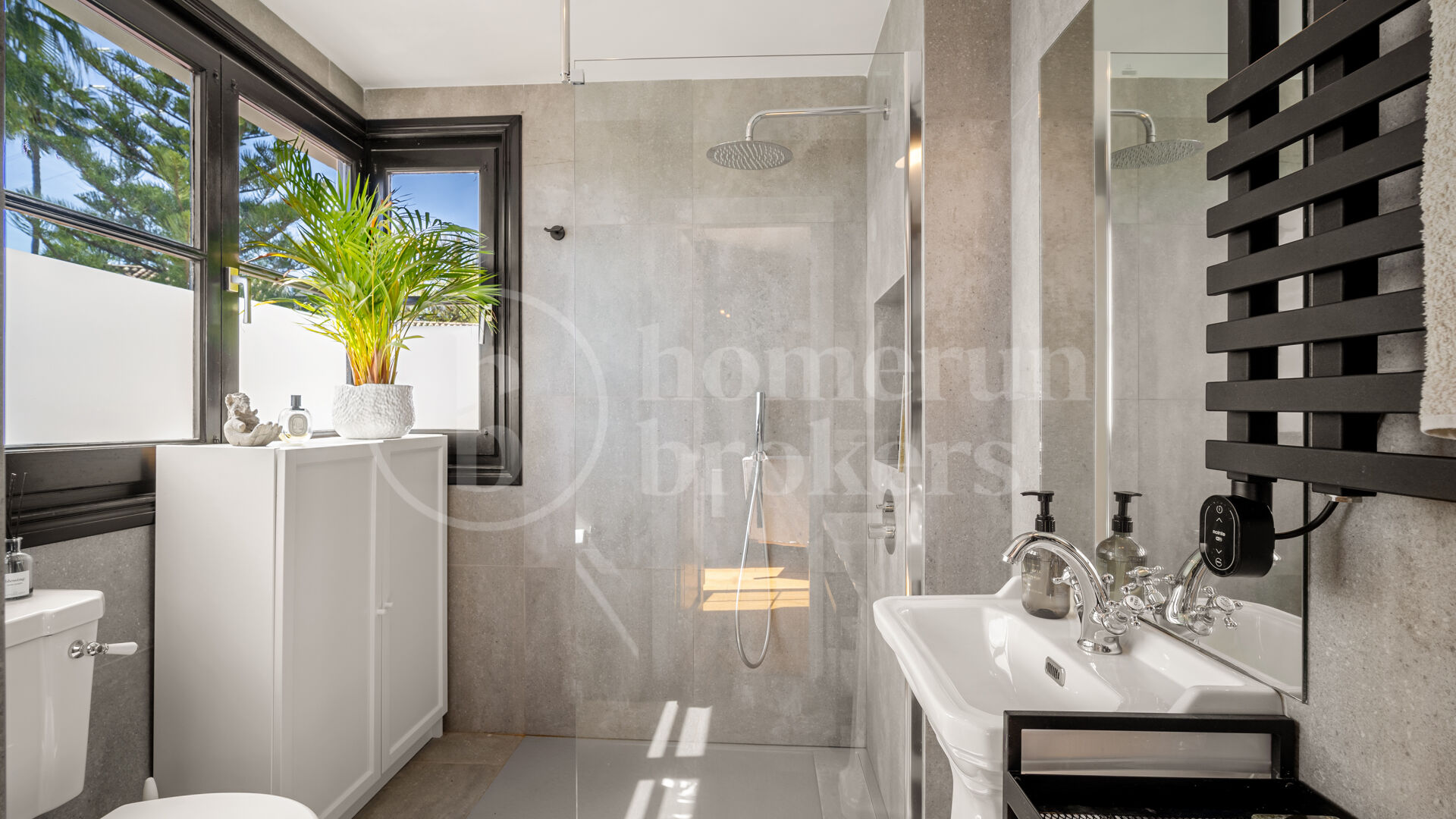 Casa Jimena – Renoverat Andalusiskt Radhus med Havsutsikt på Golden Mile i Marbella