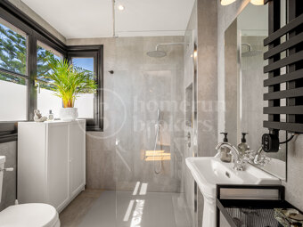 Casa Jimena – Renoverat Andalusiskt Radhus med Havsutsikt på Golden Mile i Marbella