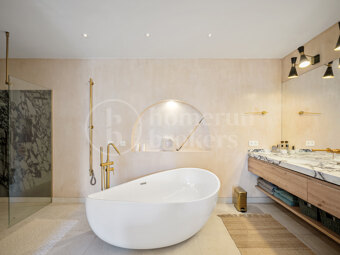 Casa Jimena – Renoverat Andalusiskt Radhus med Havsutsikt på Golden Mile i Marbella